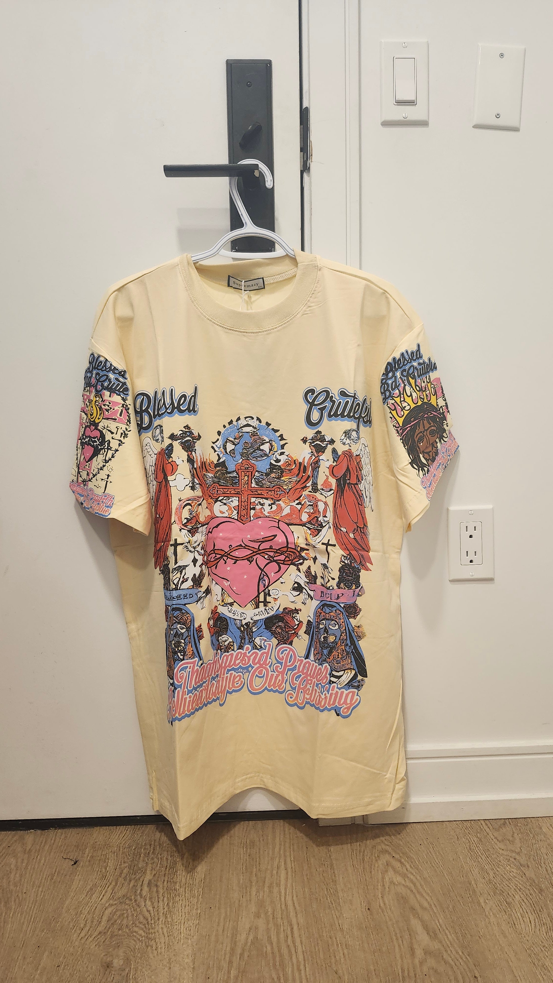 ST Light cream graphic tee